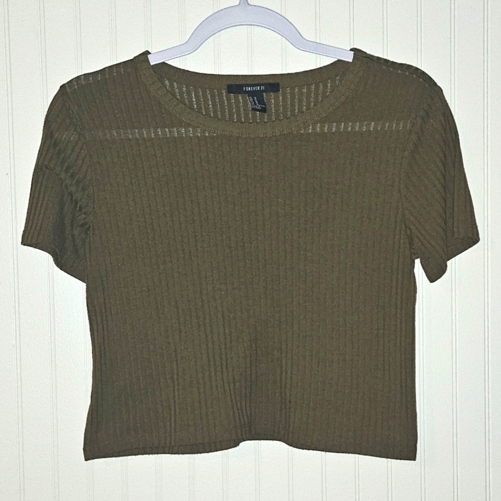 Cropped tee